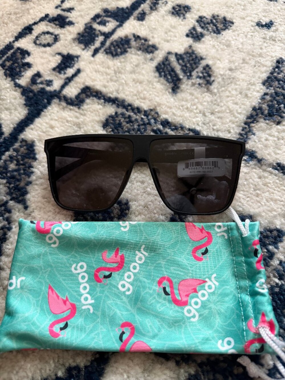 Matte Black Square Sunglasses for Women - Stylish UV Protection - Picture 5 of 8